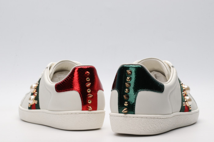 G*u*i low-top sneaker