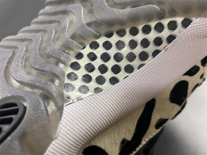 AIR JORDAN 11 “ANIMAL INSTINCT” AR0715-010