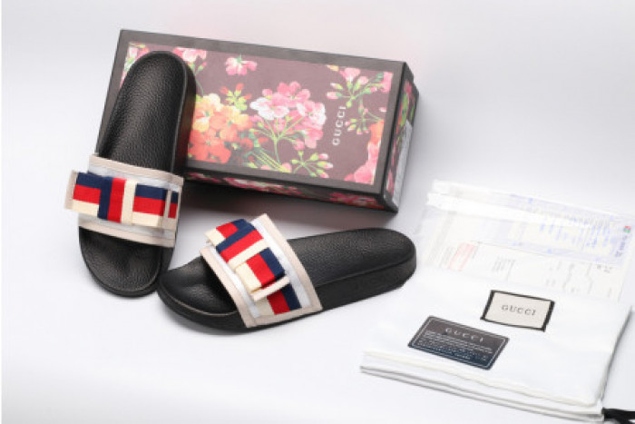 G*u*i slippers