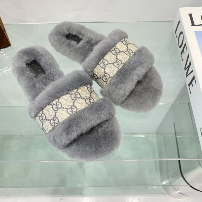 G*u*i slipper