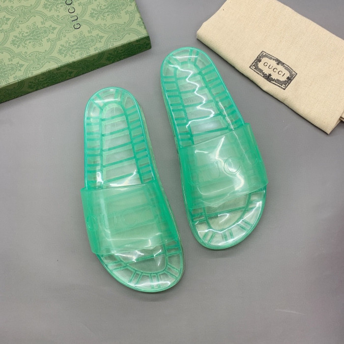 G*u*i slippers