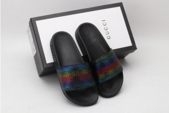 G*u*i slippers