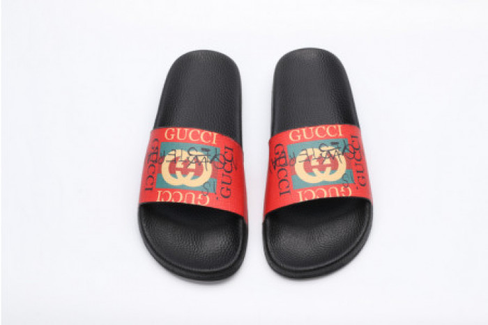 G*u*i slippers