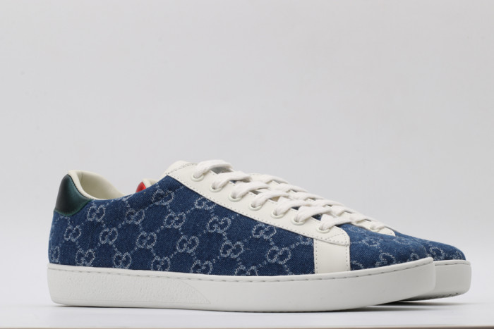 G*u*i low-top sneaker