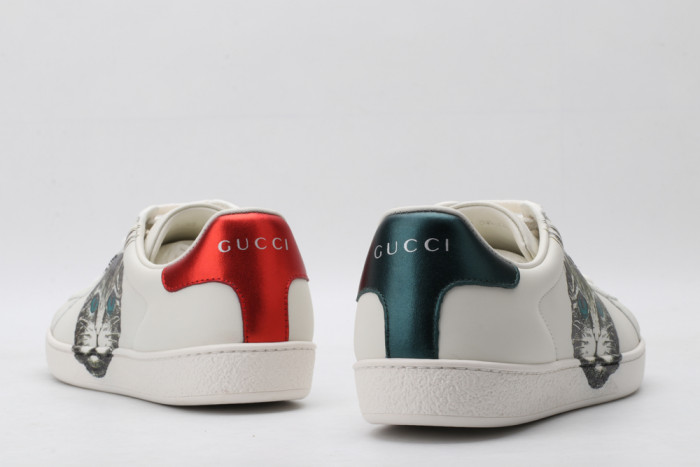 G*u*i low-top sneaker