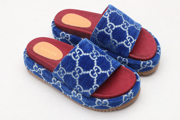 G*u*i slippers