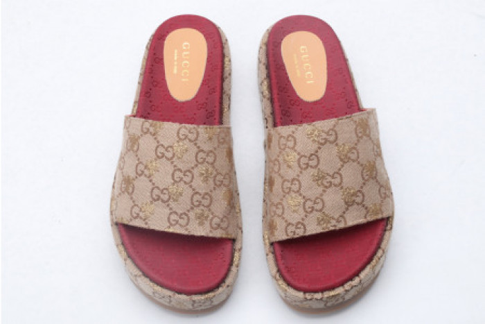 G*u*i slippers