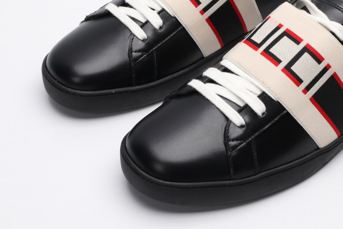 G*u*i low-top sneaker