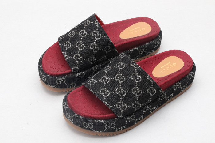 G*u*i slippers