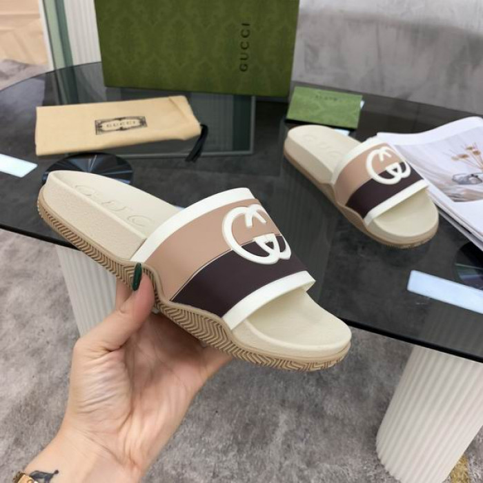 G*u*i slippers