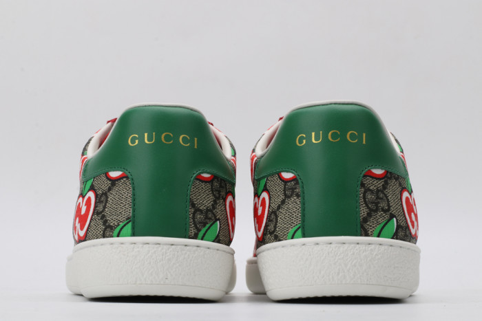 G*u*i low-top sneaker