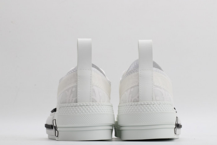 DR B23 Oblique Low Top Sneakers