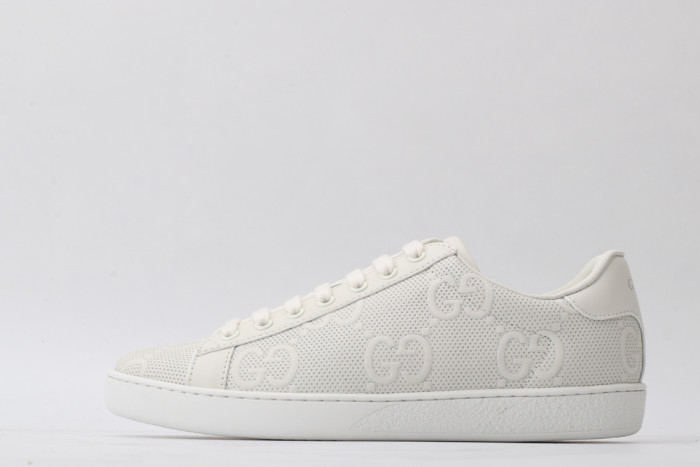 G*u*i low-top sneaker