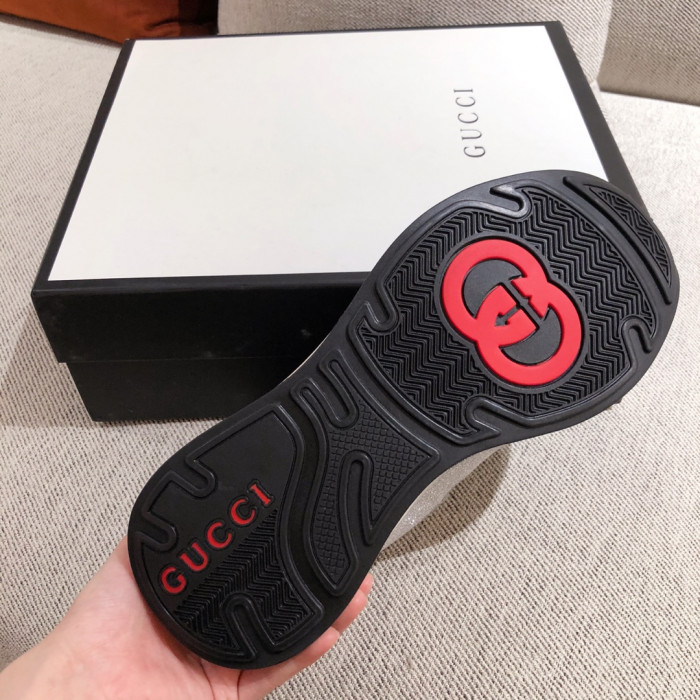 G*u*i mid sneaker