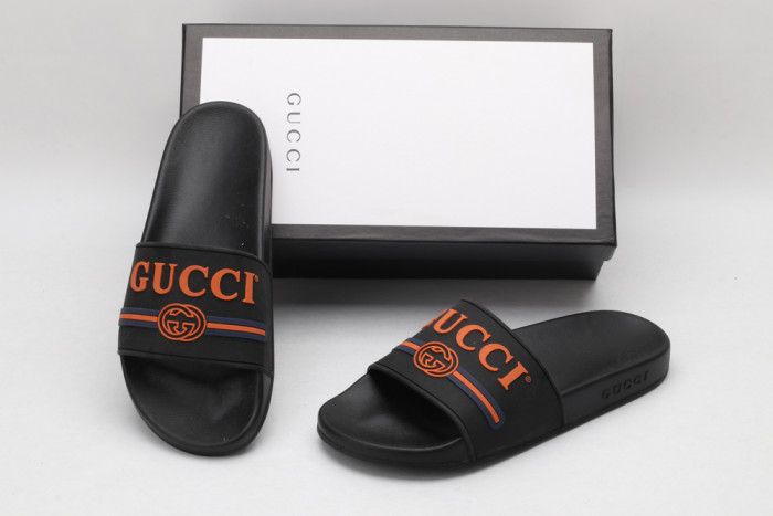 G*u*i slippers