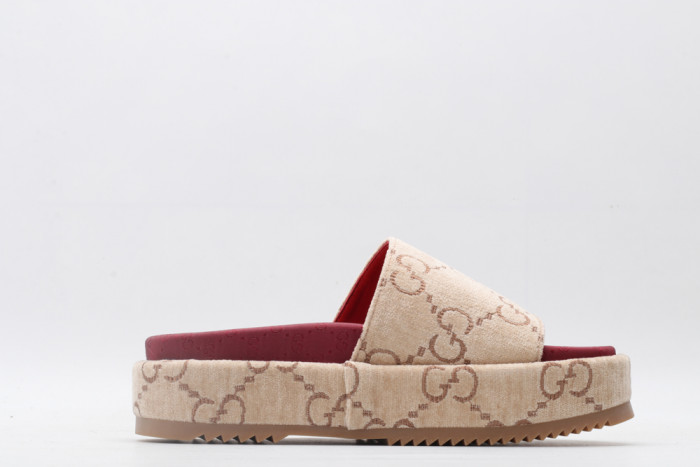 G*u*i slippers