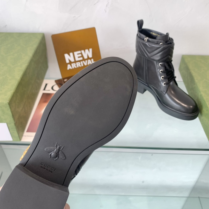 G*u*i boots