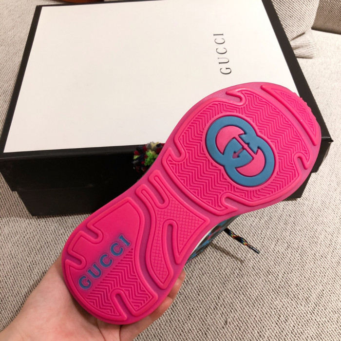 G*u*i mid sneaker