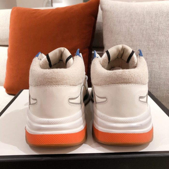 G*u*i mid sneaker