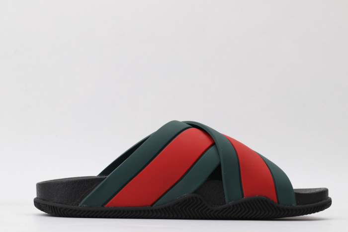 G*u*i slippers