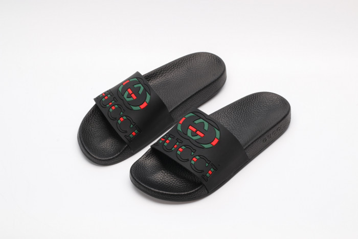 G*u*i slippers