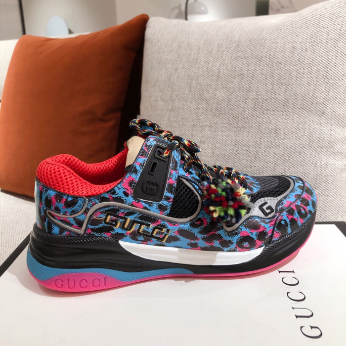 G*u*i mid sneaker