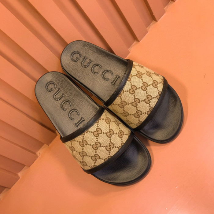 G*u*i slippers