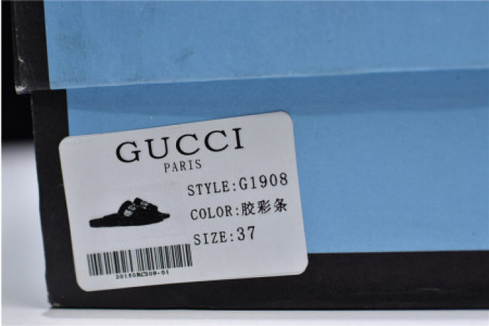 G*u*i slippers