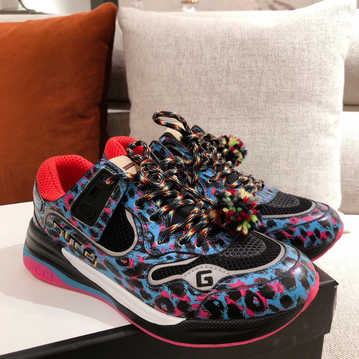 G*u*i mid sneaker
