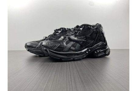 balcia track runner black Ba*len*cia*ga