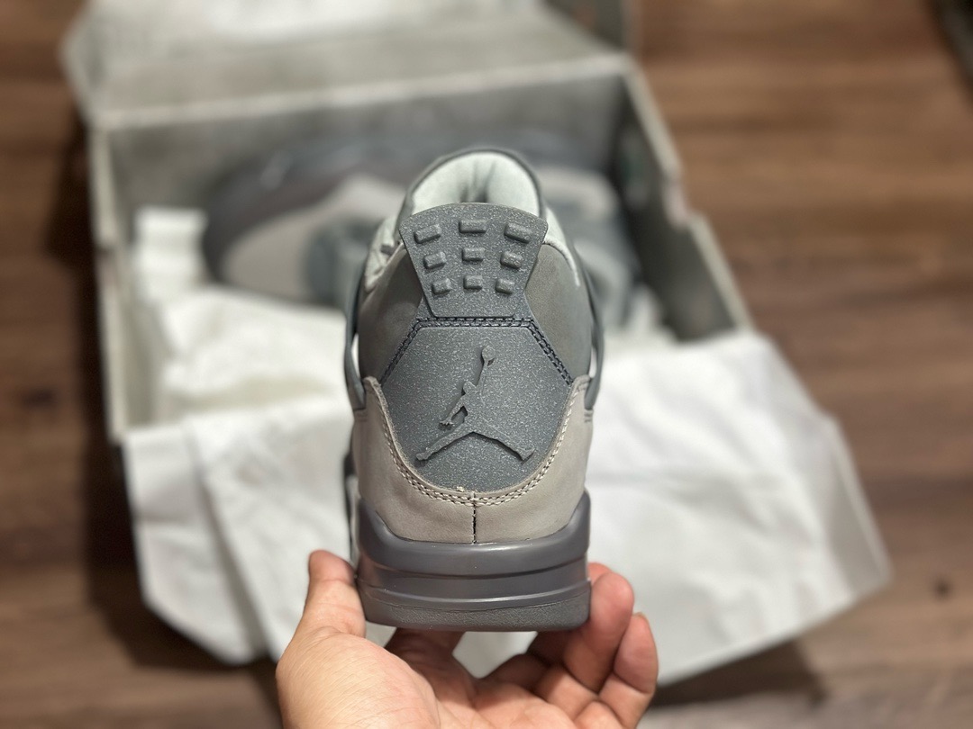 Jordan 4 Ash cement FQ7928-001