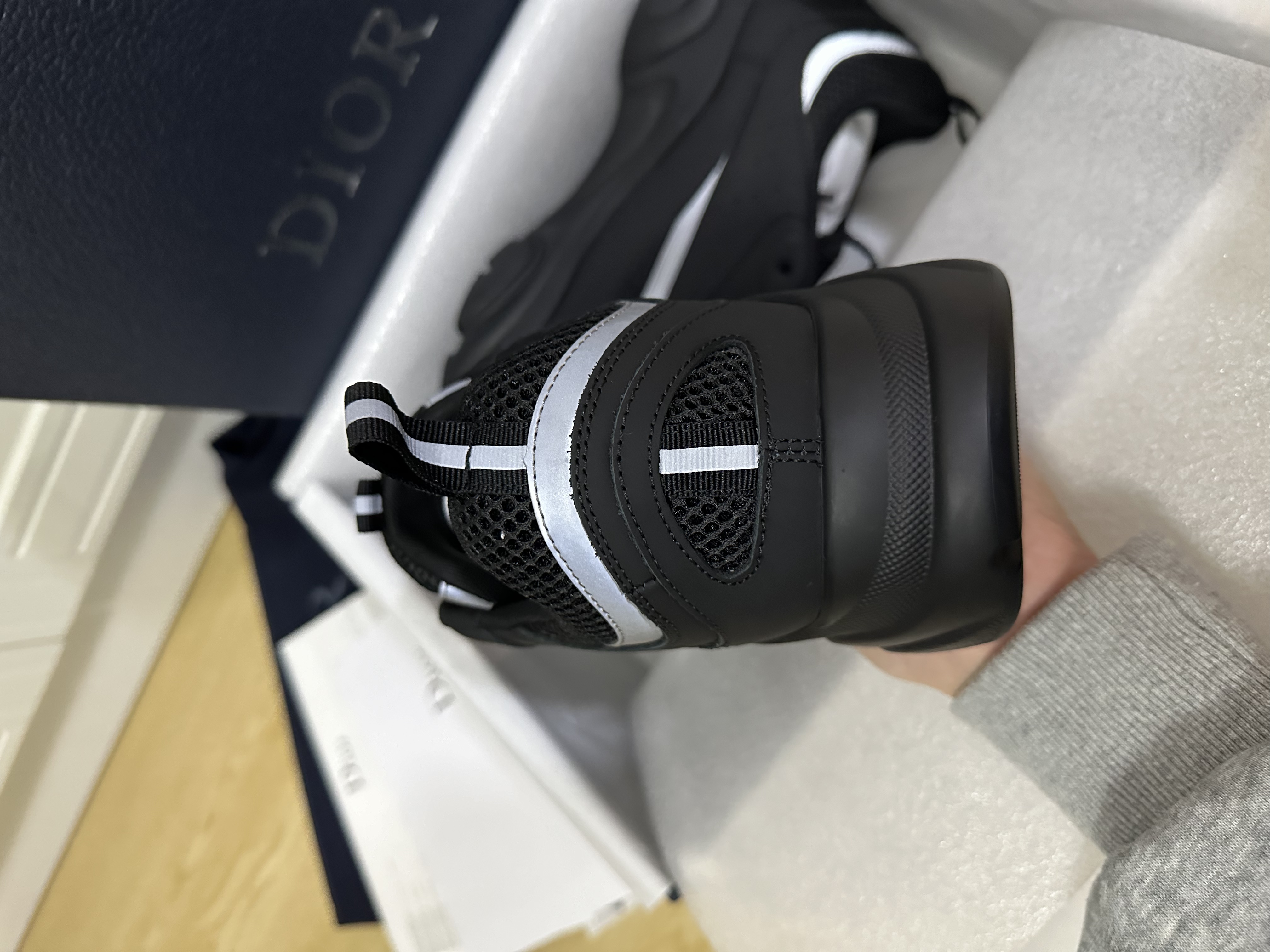 DR SNEAKER