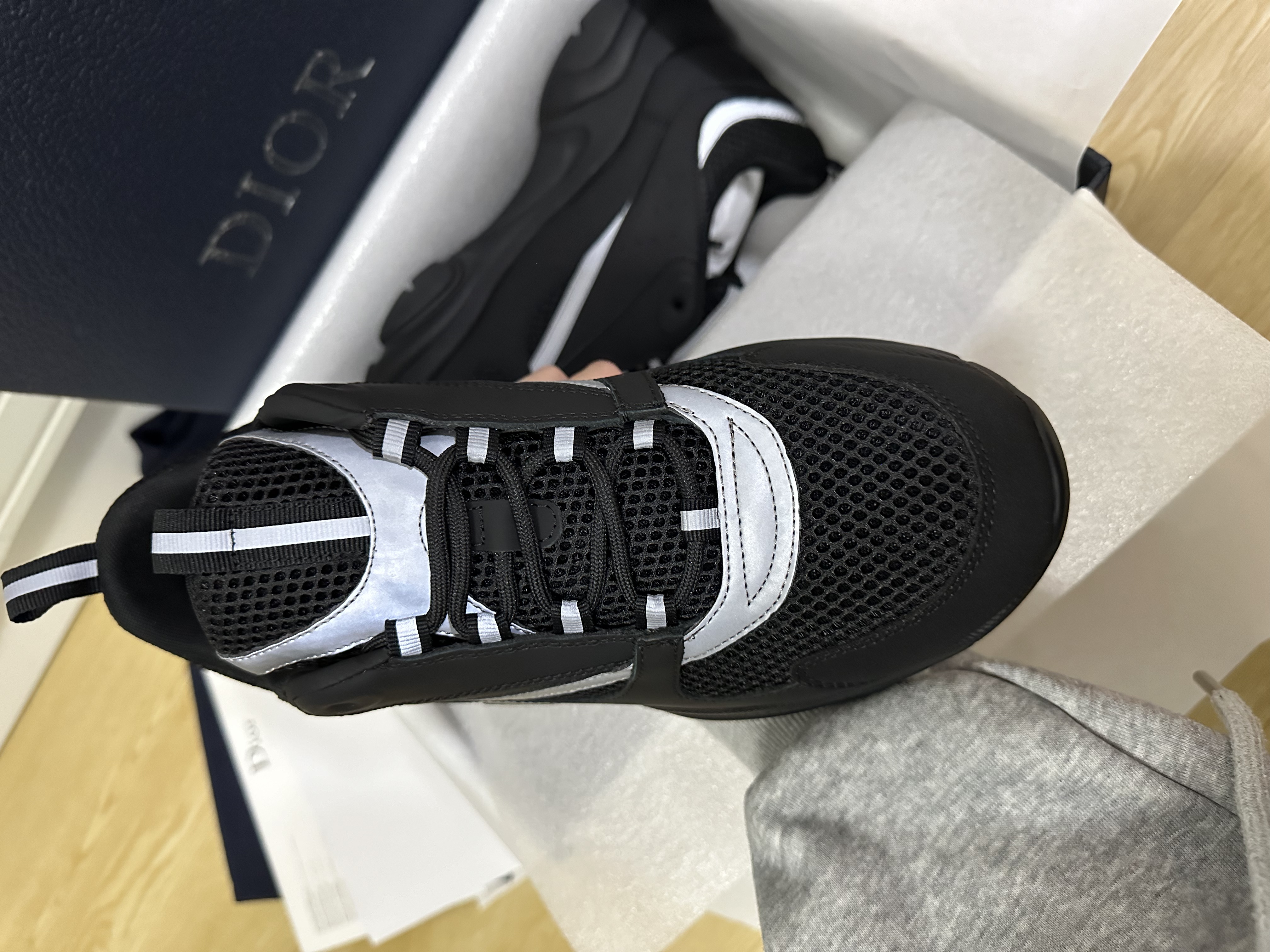 DR SNEAKER