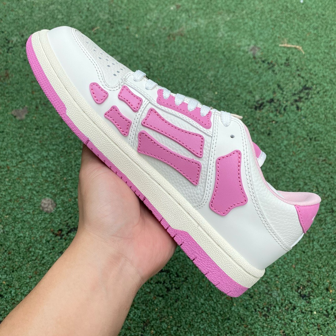 AR1M1 Low-Top Sneaker