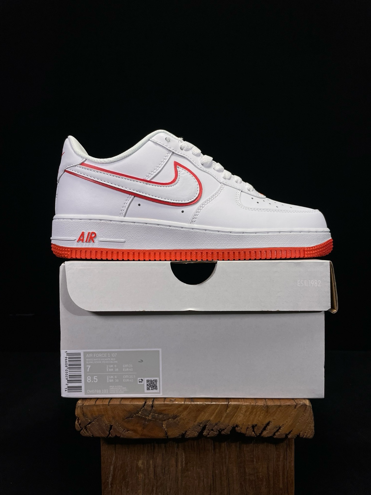 NIKE AIR FORCE 1