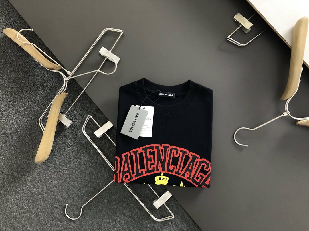 Ba*len*cia*ga t-shirts