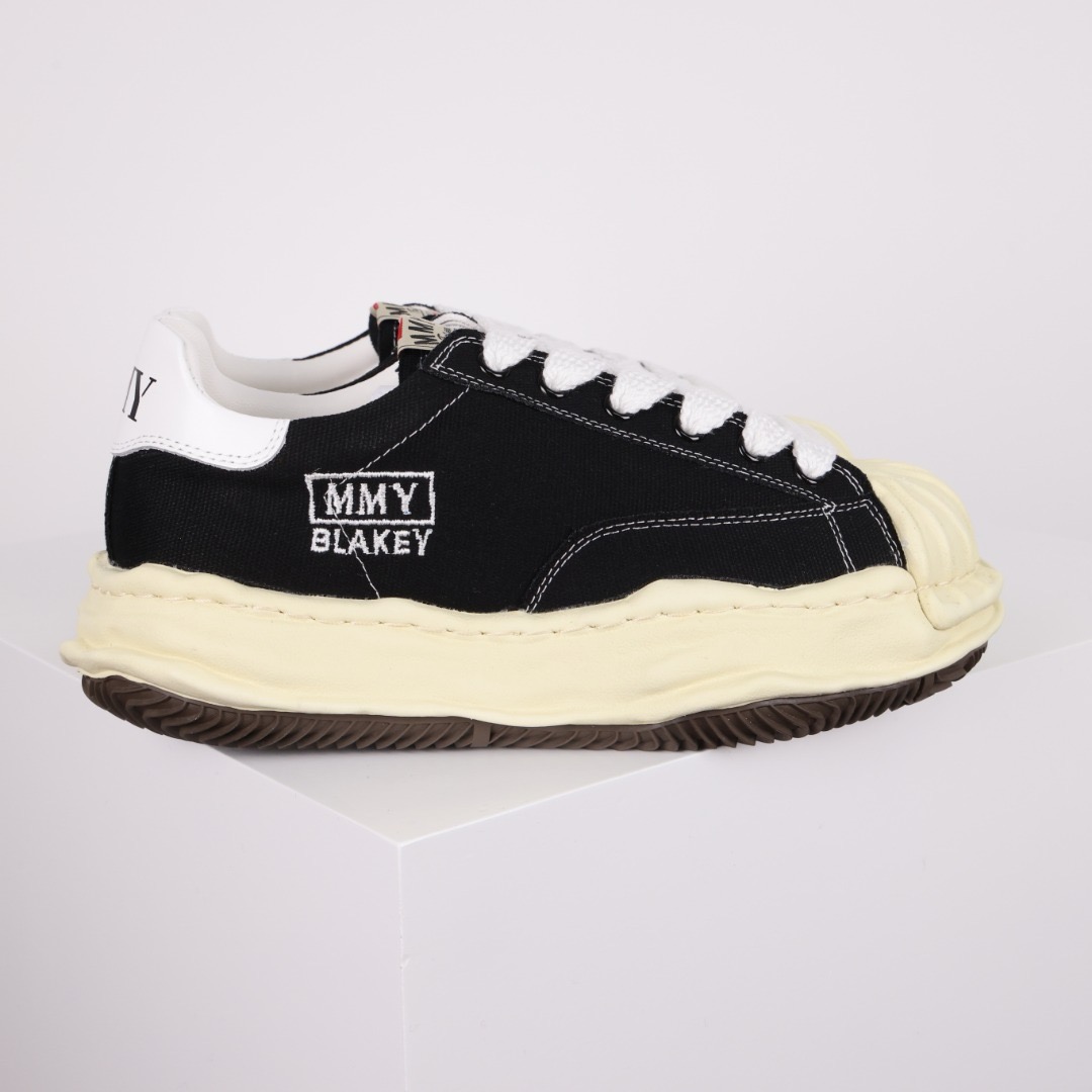 Ma*s*n mihara yasuhiro mmy sneaker