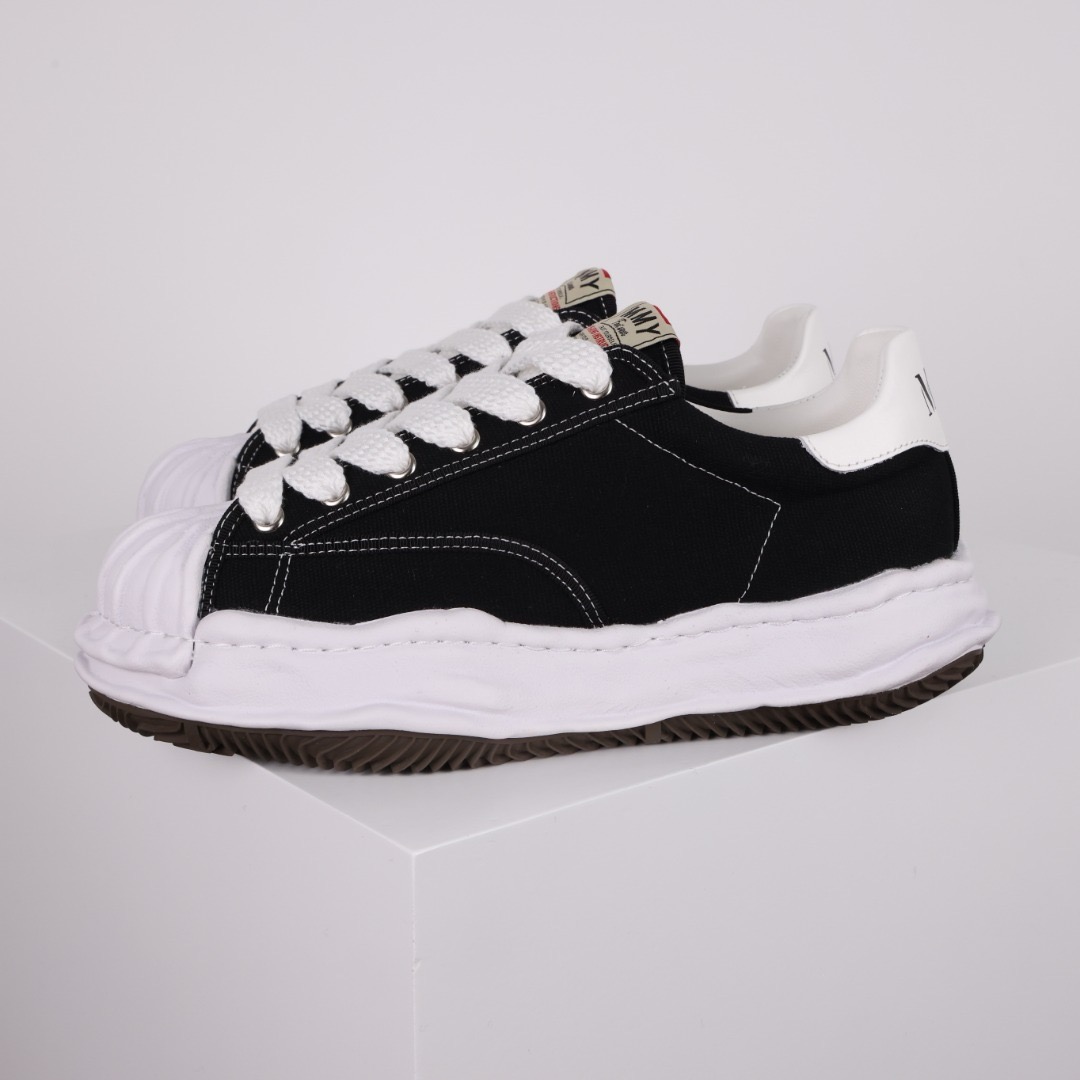 Ma*s*n mihara yasuhiro mmy sneaker
