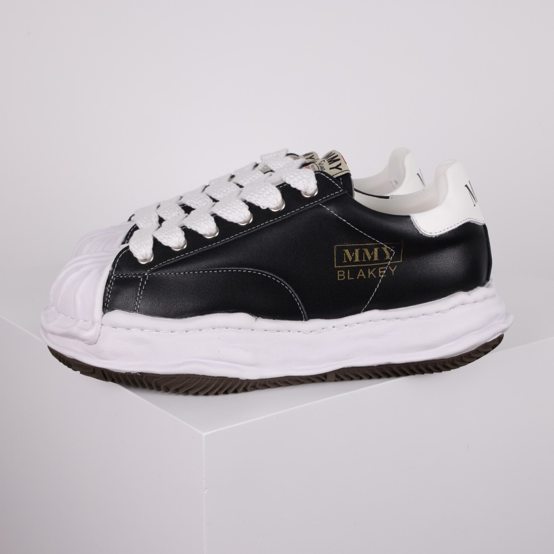 Ma*s*n mihara yasuhiro mmy sneaker