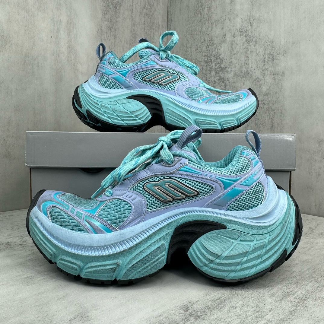 BLCG Sneaker 6XL