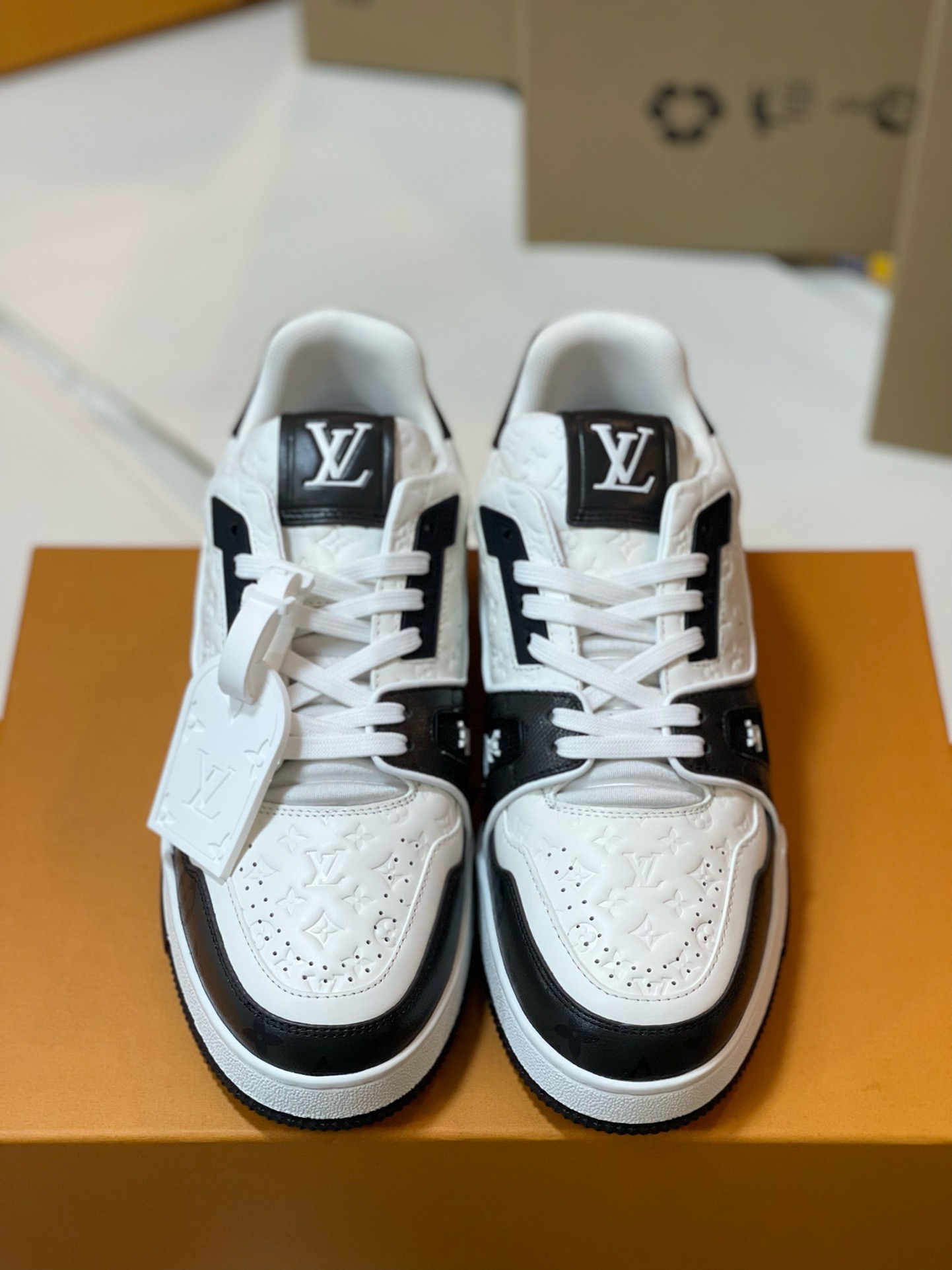 Loui Vuitto TRAINER SNEAKER