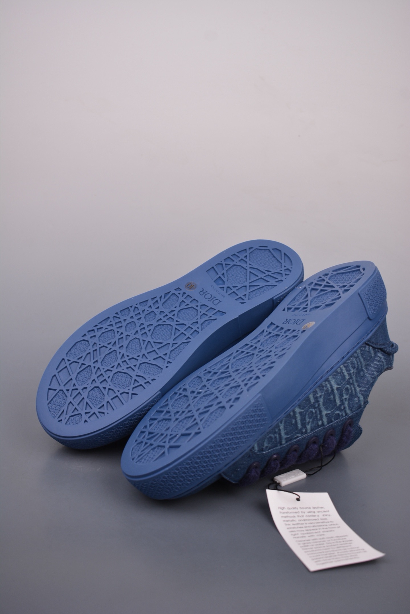 DR B33 SNEAKER