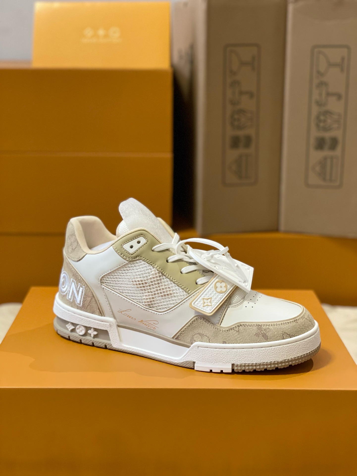 Loui Vuitto TRAINER SNEAKER