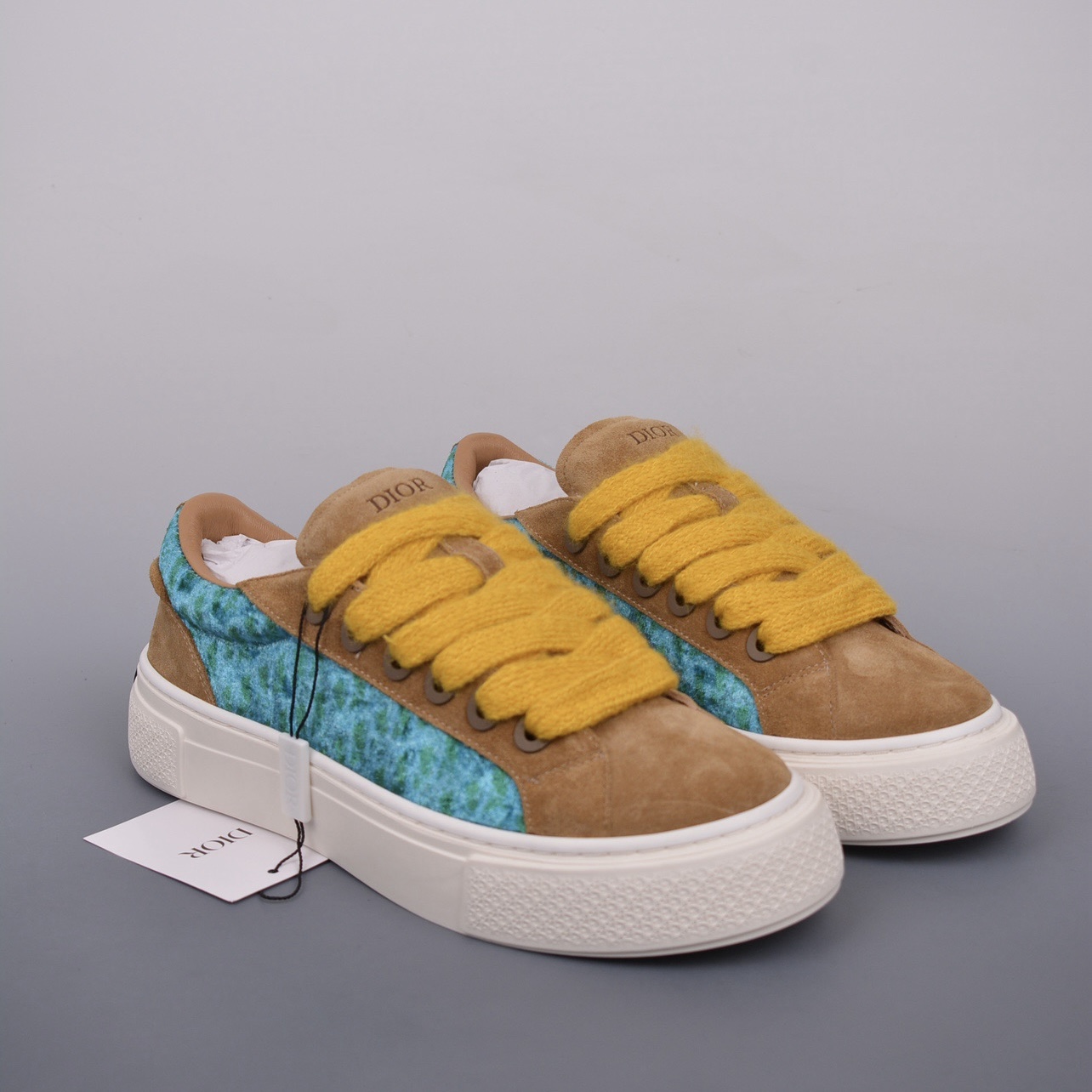 DR B33 SNEAKER