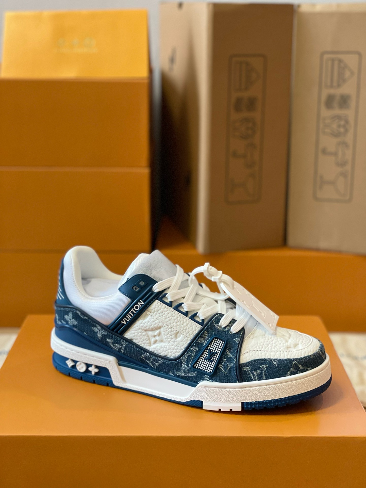 Loui Vuitto TRAINER SNEAKER