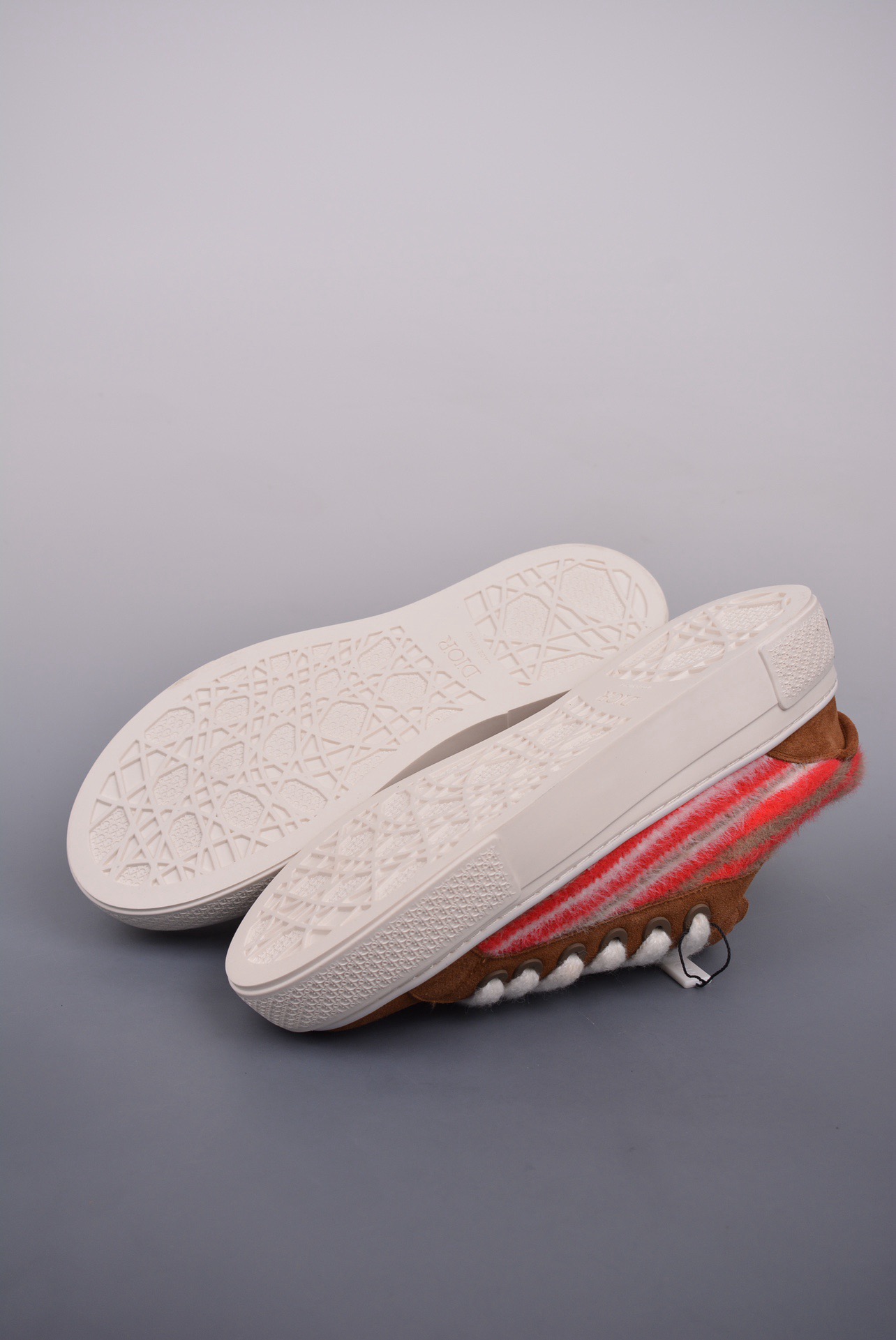 DR B33 SNEAKER