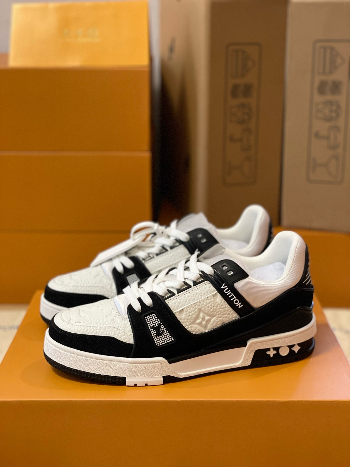 Loui Vuitto TRAINER SNEAKER