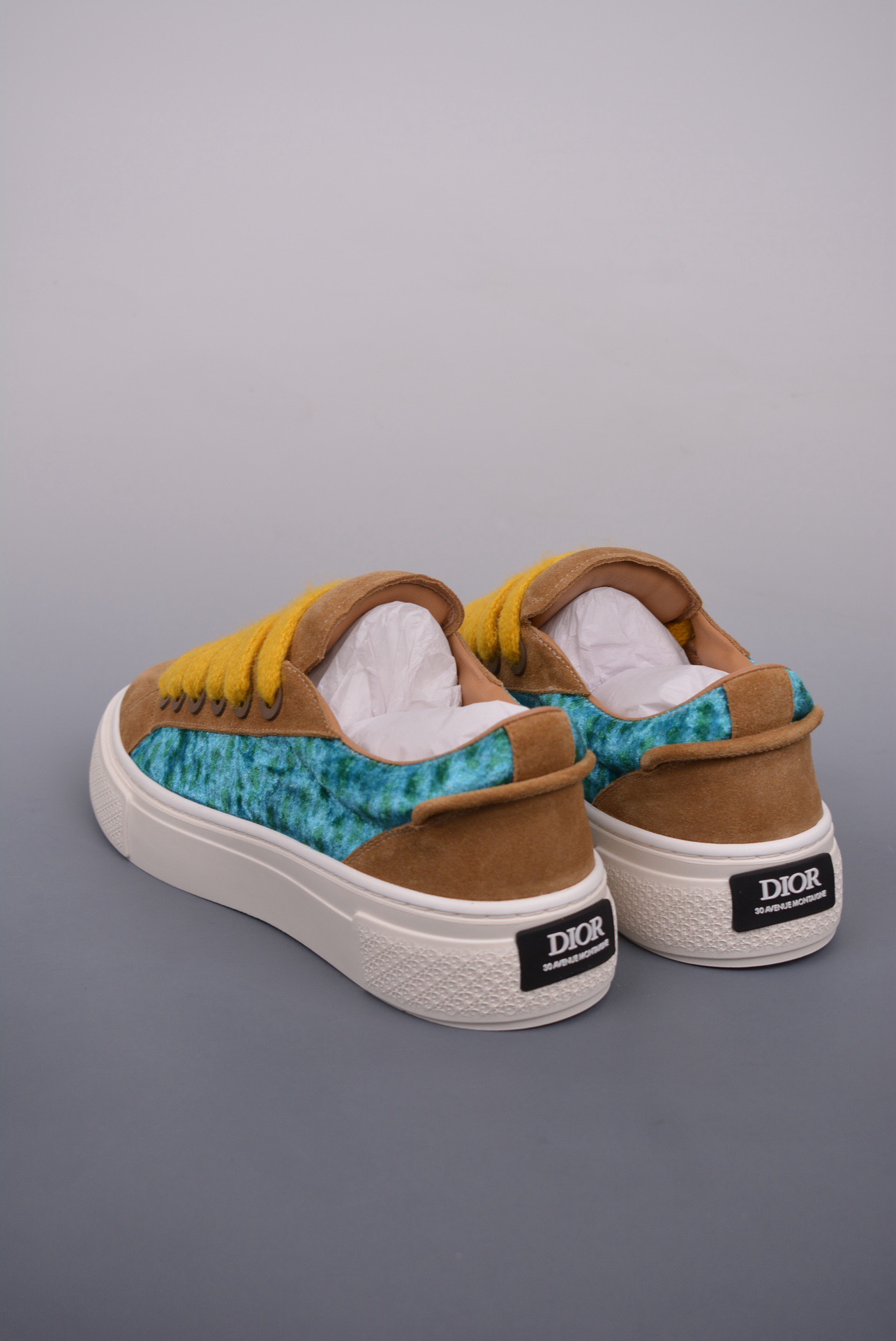 DR B33 SNEAKER