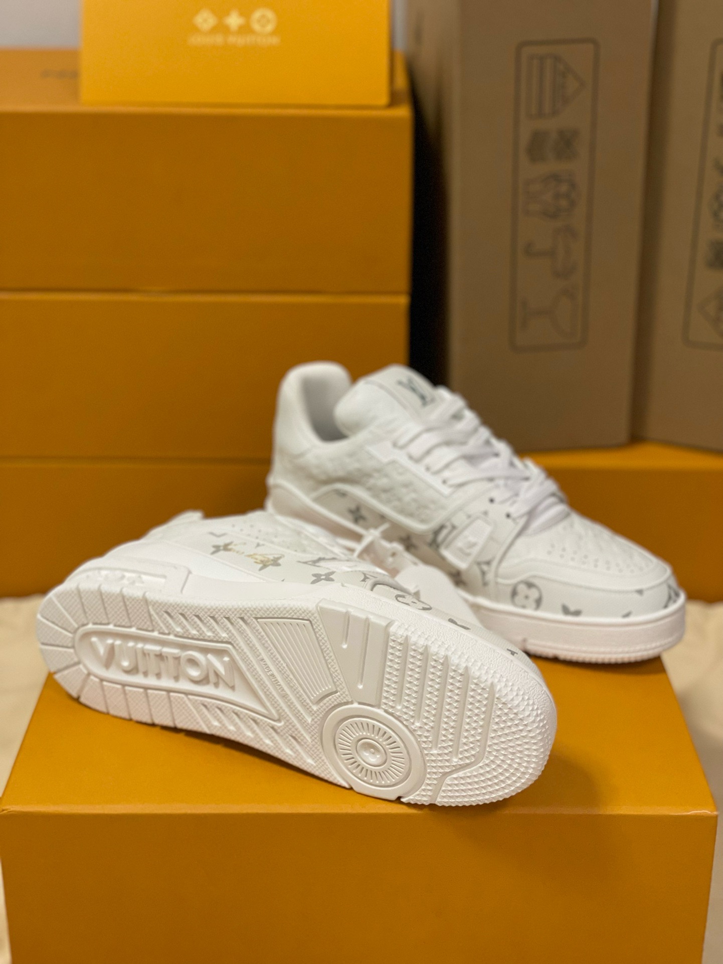 Loui Vuitto TRAINER SNEAKER