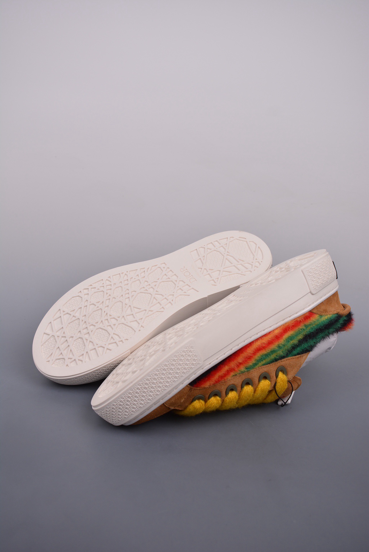 DR B33 SNEAKER